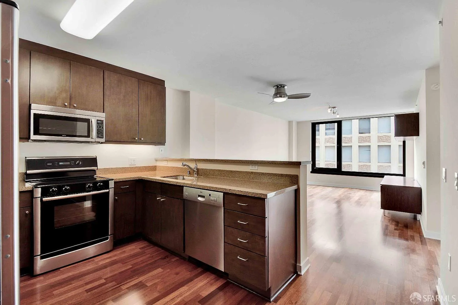 199 New Montgomery St Unit 906 photo 1