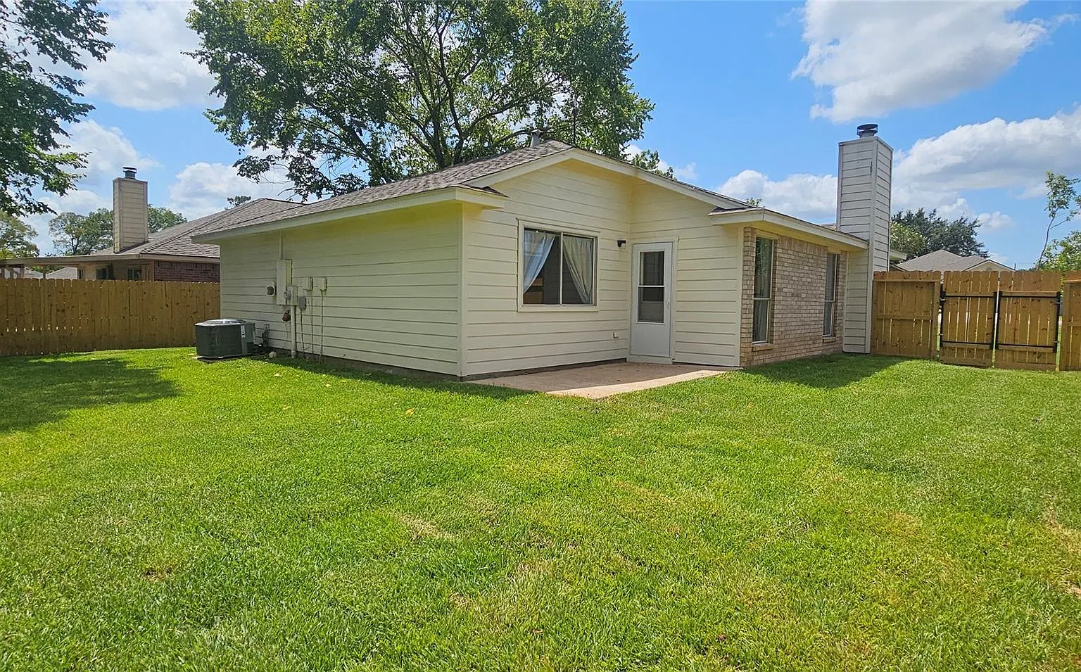 3 bed, 2.0 bath, 1458 sqft, $1,850 — Photo 3