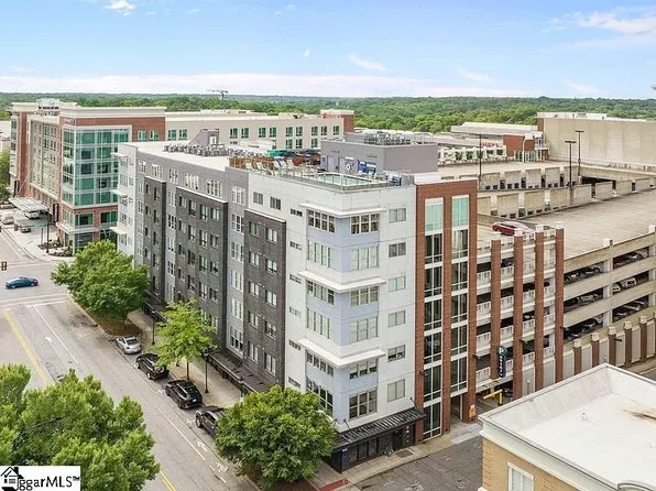 100 E Washington St APT 52, Greenville, SC 29601