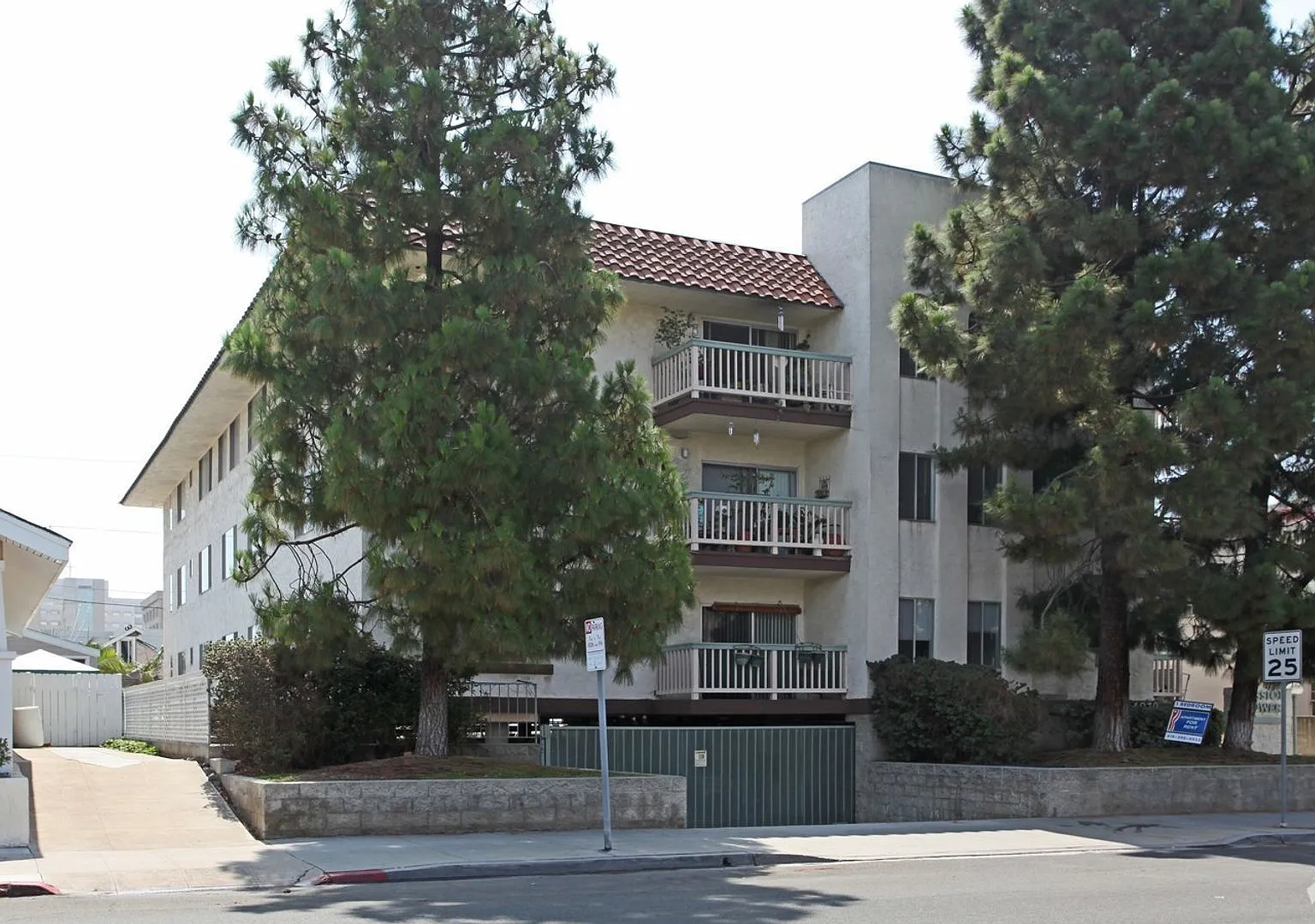 Mission Tower Apartments — Photo 1