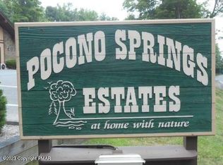 22 Ute Ct, Sterling, PA 18463