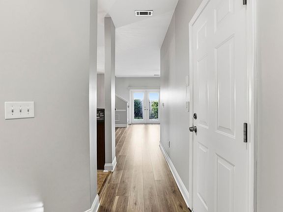 2nd image of 226 Cedar Crossing Ln