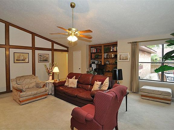 4th image of 3807 Hill Springs Dr