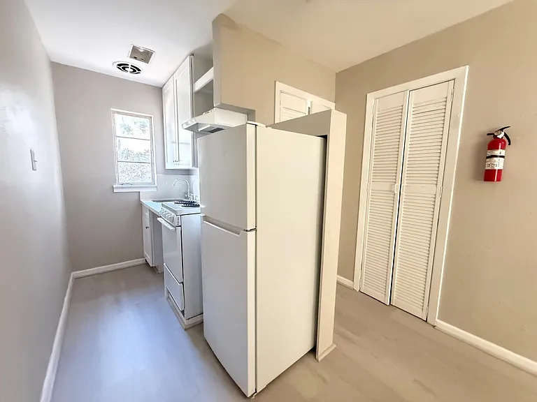 2501 Yoakum Blvd #15 — Photo 15