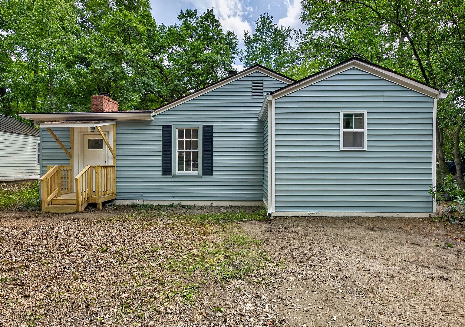 1st Month Free Rent- Sign a Lease by 8-15!! — Photo 1