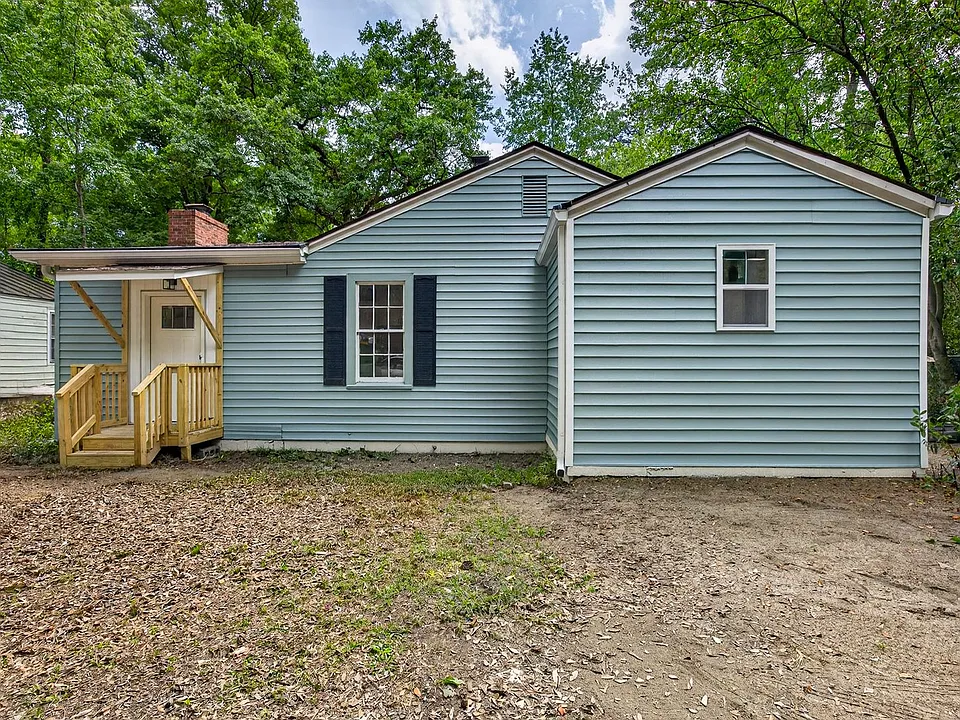 2218 Holt Dr