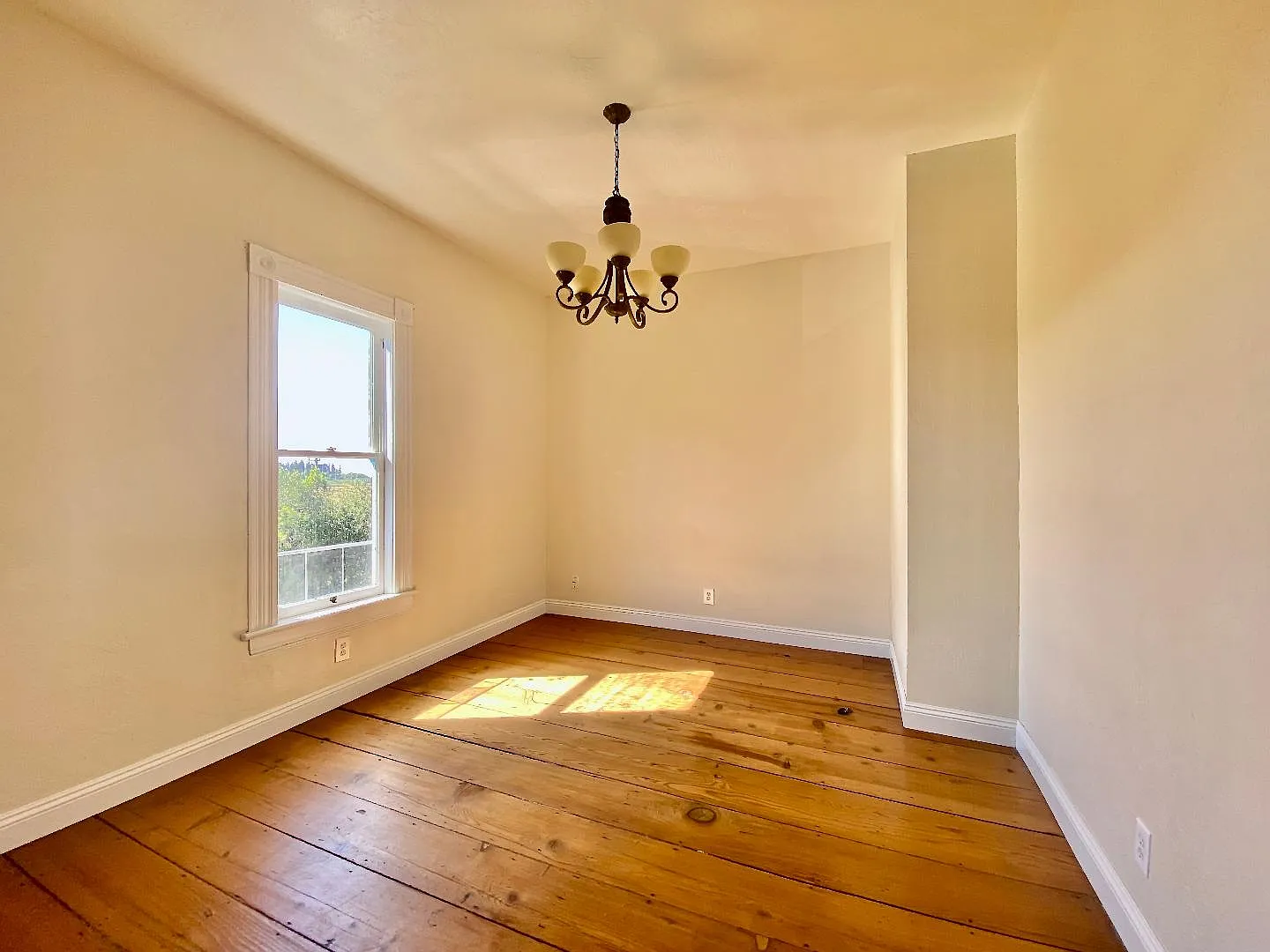 4656 Myrtle Ave - F — Photo 1