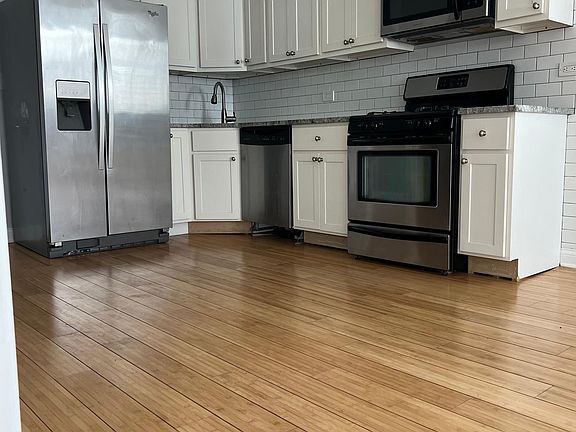 2nd image of 8357 S Kerfoot Ave #1F