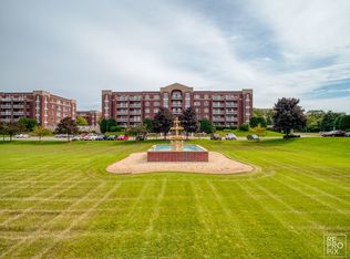 7051 W Touhy Ave APT 204, Niles, IL