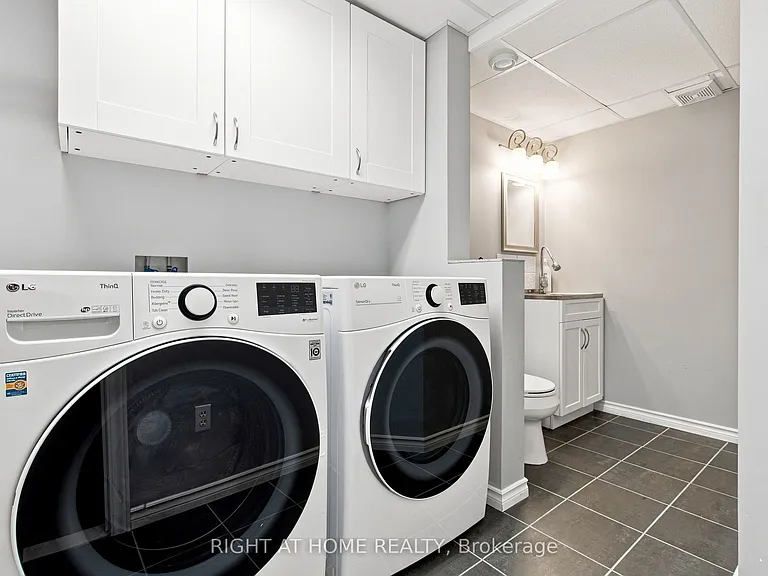 187 Clairfields Dr E — Photo 23