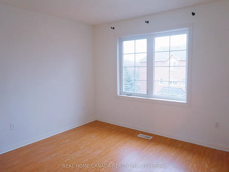 80 Acorn Pl #54 — Photo 13