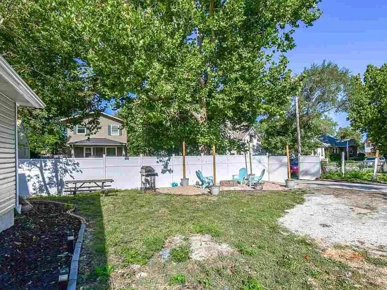 2604 Y St — Photo 37