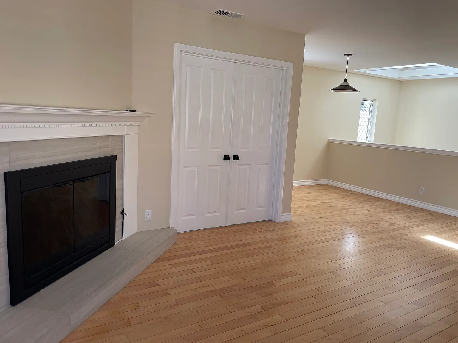 2 bed, 1273 sqft, $5,200 — Photo 4