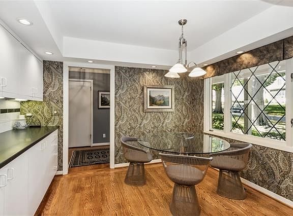 3rd image of 6101 Reinhardt Dr