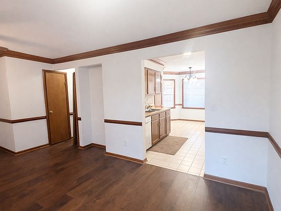 5th image of 4611 Merrimac Ln