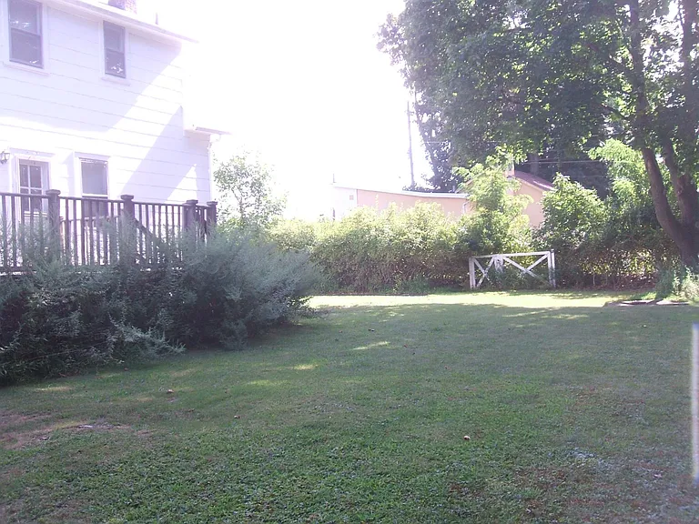 2111 Oak Tree Rd — Photo 8