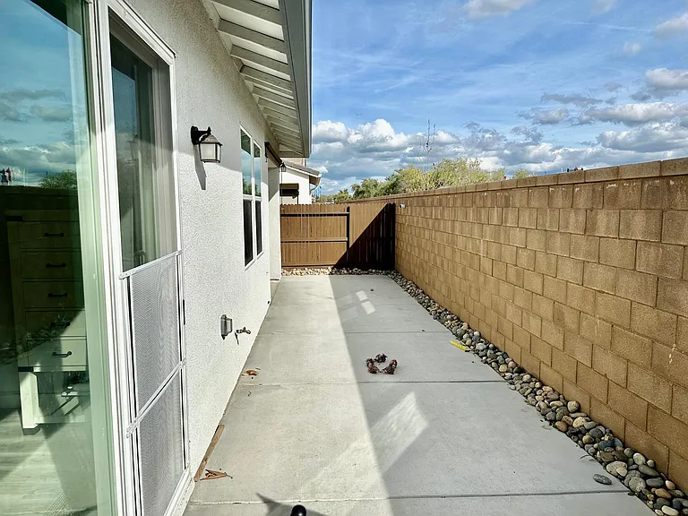 996 Ponderosa Way W — Photo 24