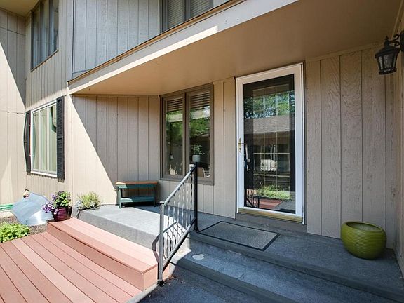4th image of 2731 Mackubin St APT 20