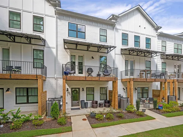 2007 Oak Ln NW, Atlanta, GA 30318