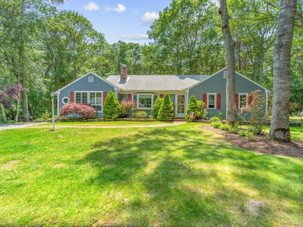 15 Makepeace Lane, West Yarmouth, MA 02673