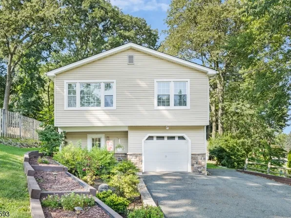685 Henmar Dr, Mount Arlington Boro, NJ 07850