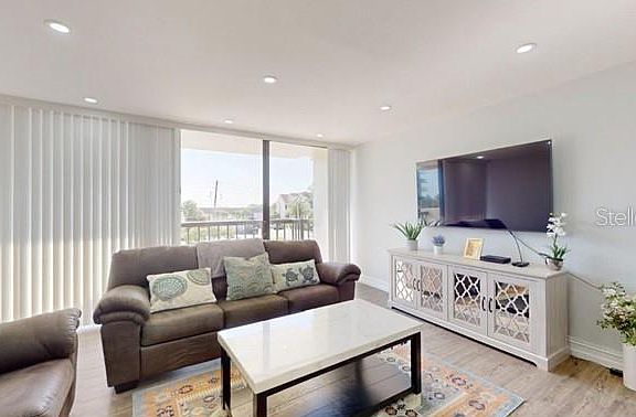 2nd image of 400 Island Way APT 210