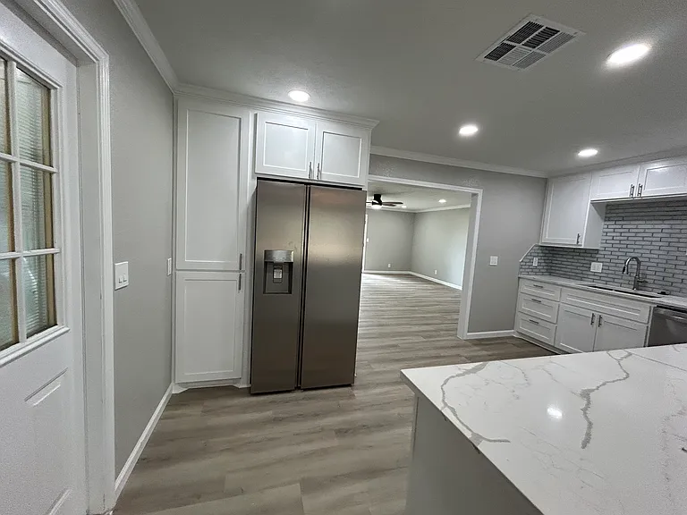 203 Mimosa St — Photo 3