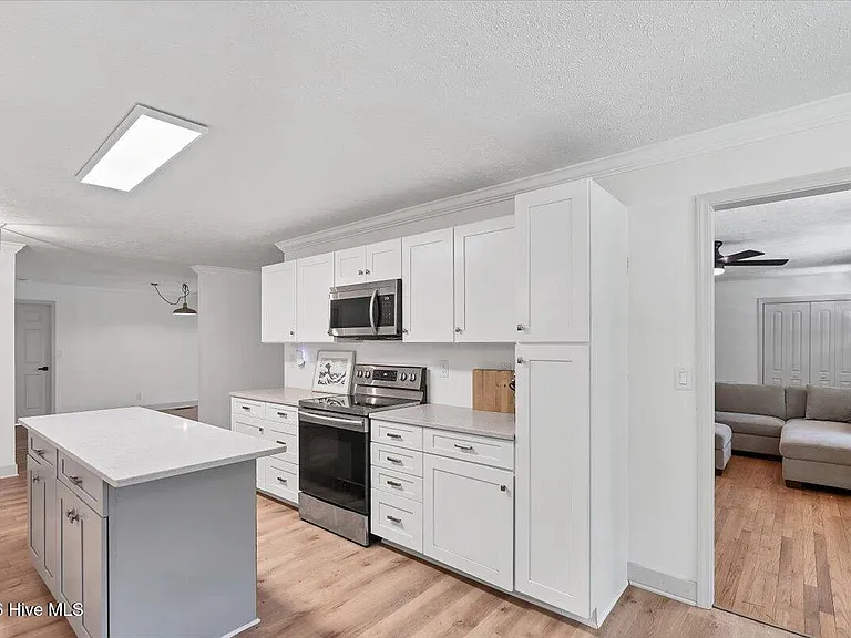 109 Grampian Way — Photo 17