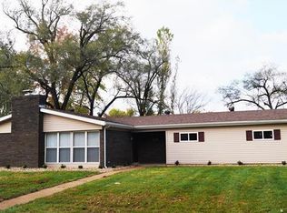 1409 Salem Dr, Belleville, IL 62221