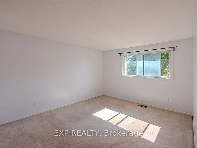 37 Forester Cres — Photo 18