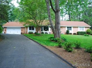 109 Huntington Ct, Hendersonville, NC 28739
