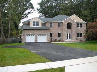 9 Apollo Rd, Manalapan, NJ 07726