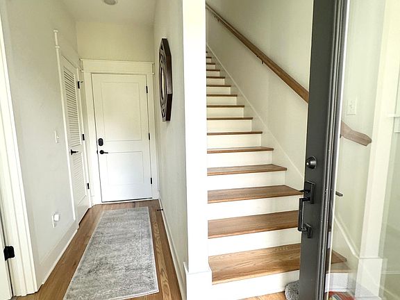 2nd image of 530 Edwin St #7