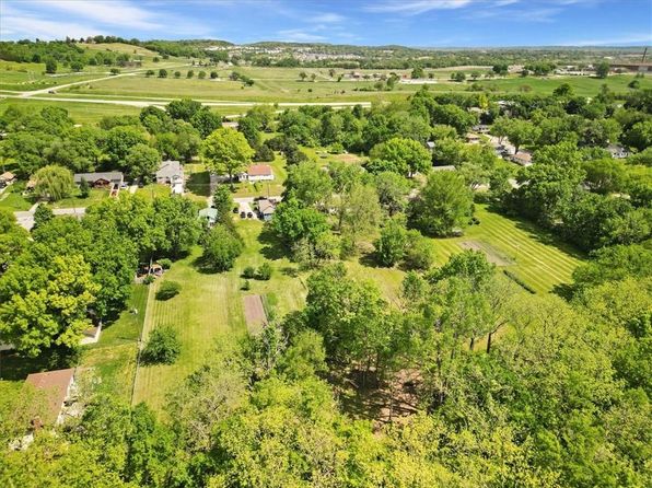 1829 Dakota St, Leavenworth, KS 66048