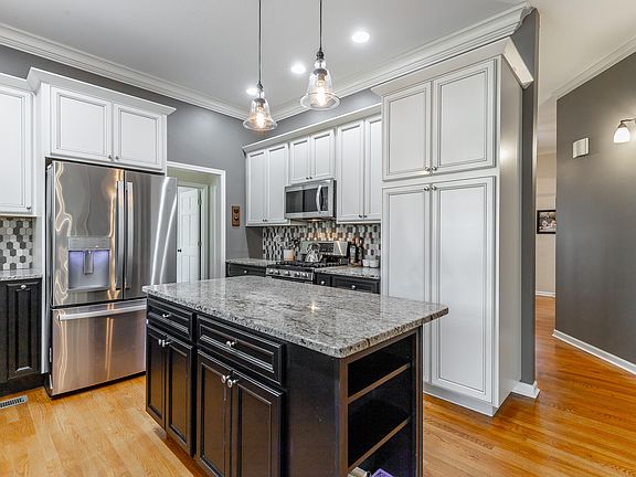 3rd image of 4 Northfield Rd