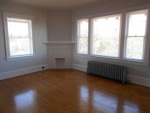 2nd image of 1828 W 1st Ave #G