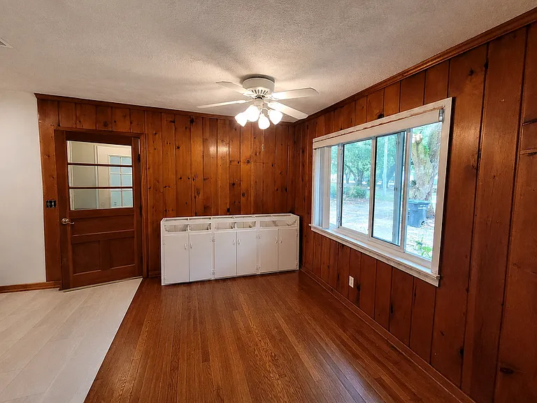 533 Ditmar St #A — Photo 4