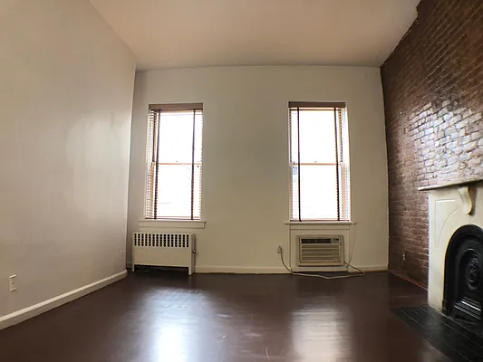 Rented by Oxford Property Group | media 9