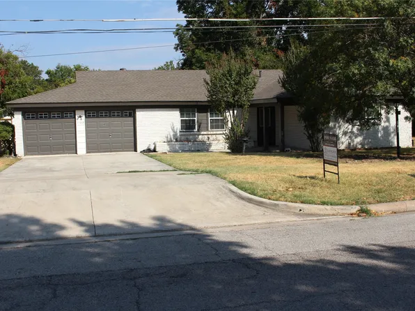 1103 Bryant St, Benbrook, TX 76126