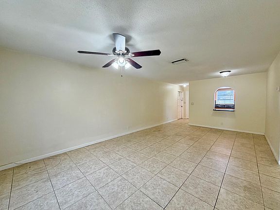 5th image of 5811 NE 14th Rd APT 4