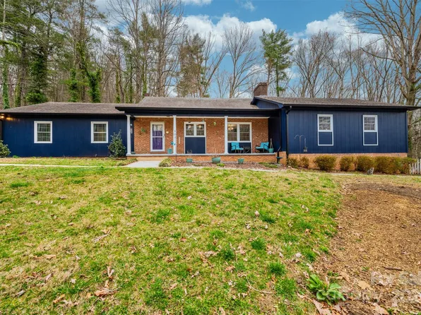 216 Eastwood Park Dr SE, Lenoir, NC 28645