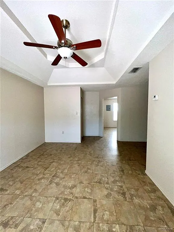 1 bed, 1.0 bath, 700 sqft, $700 — Photo 2