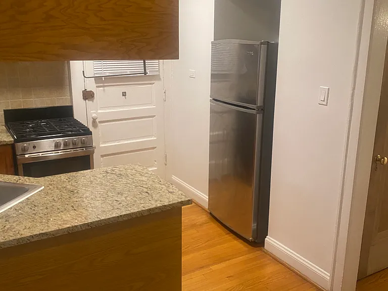 518 W Surf St #2 — Photo 7