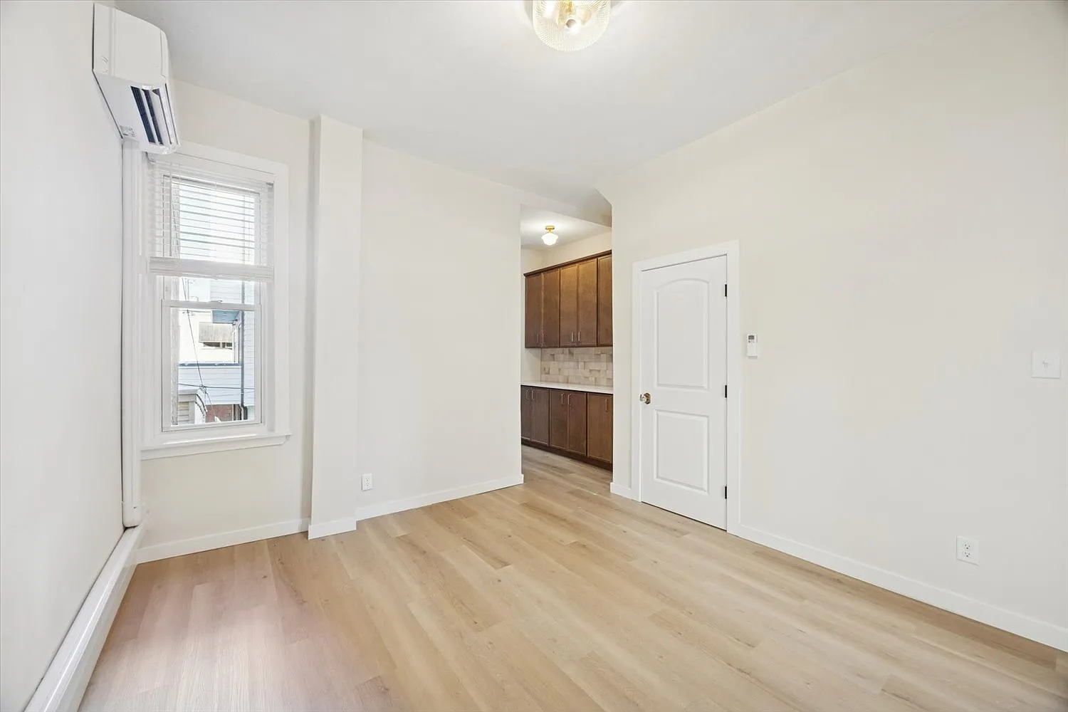 1 bed, 750 sqft, $1,700 — Photo 4