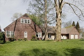 1st image of 2424 Sheffield Dr