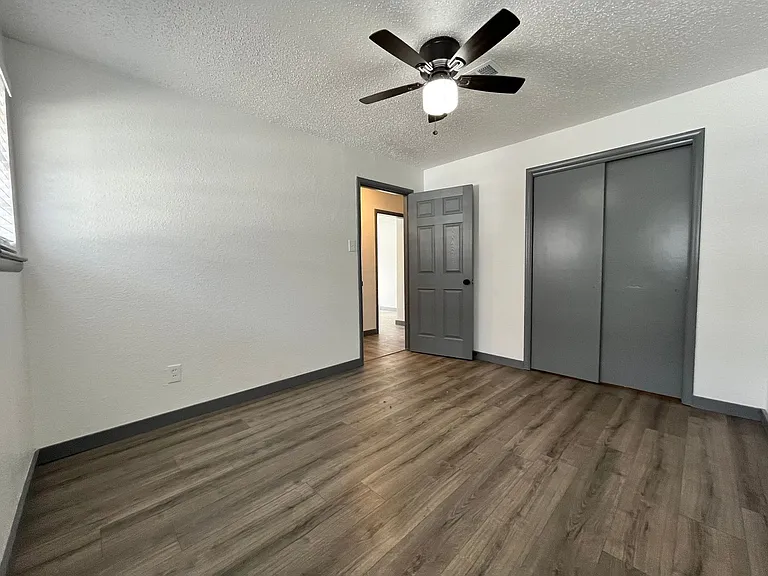 2526 Louise St #A — Photo 12