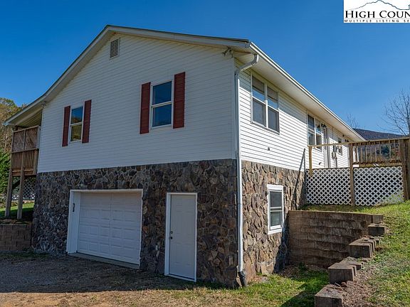 3rd image of 861 Slabtown Road