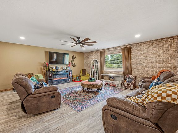 5th image of 352 Seaberry Loop