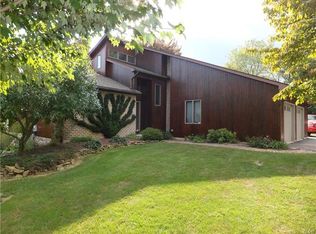 4934 Overlook Rd, Coplay, PA 18037