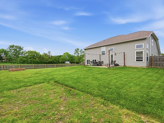 4th image of 611 Melrose Ct